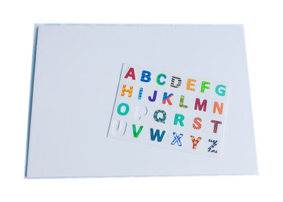 Wiederverwendbare Buchstaben und Zahlen Ökofreundliche TPE statische Buchstaben und Zahlen Aufkleber ungiftig weiches Dauermaterial für Schulen